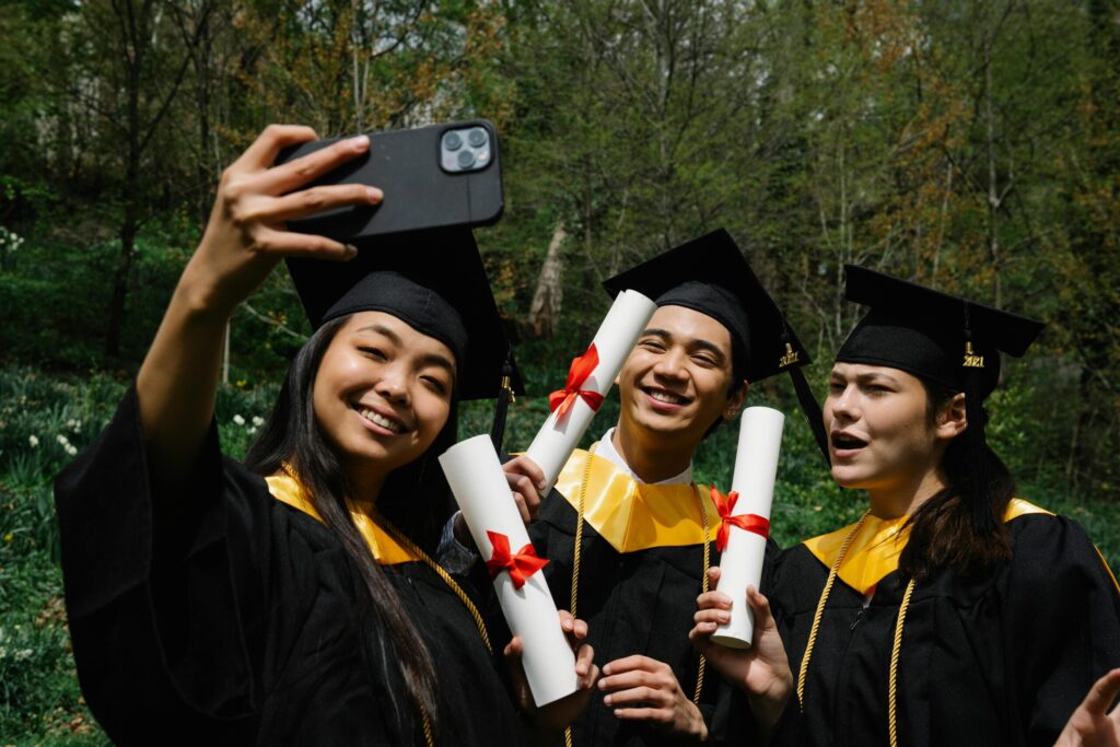 Your Complete Guide to Studying Overseas for Free